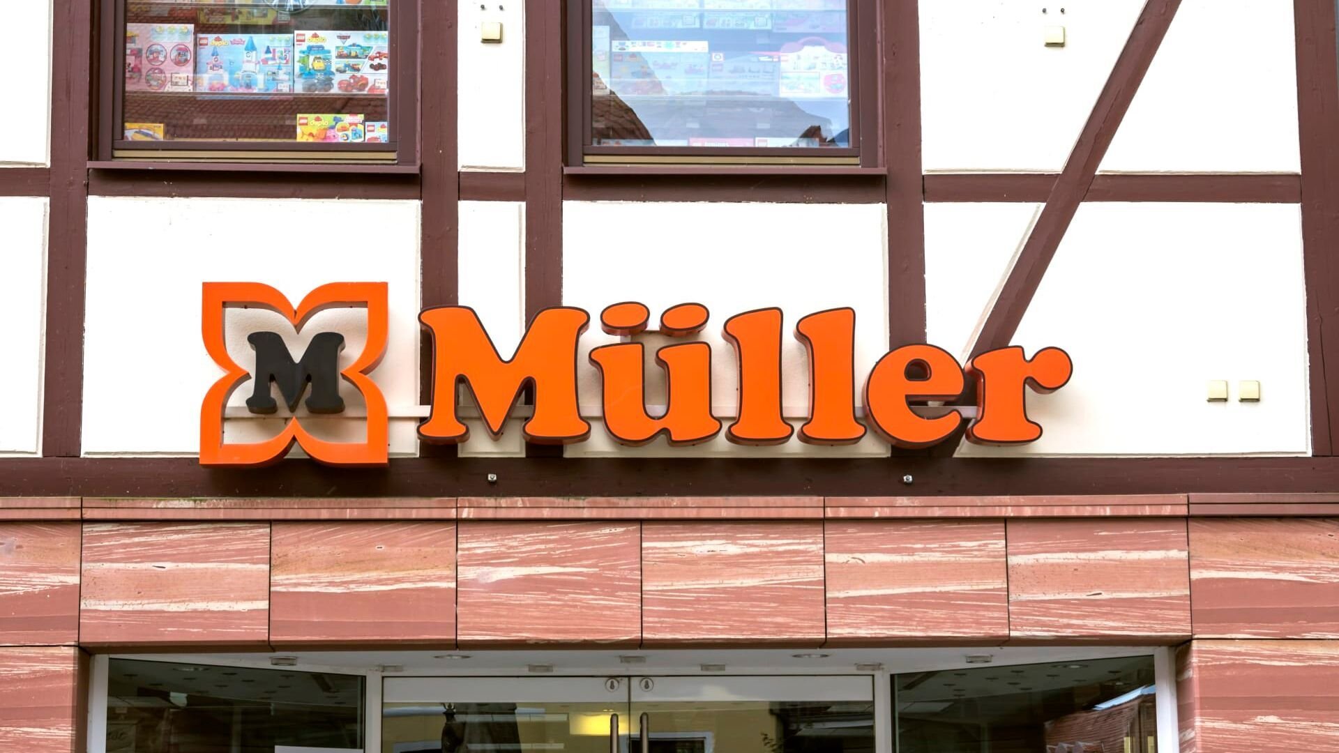 DM, Rossmann, Müller & Co. - Der SAT.1 Drogerie-Check! — Sat.1 22:35